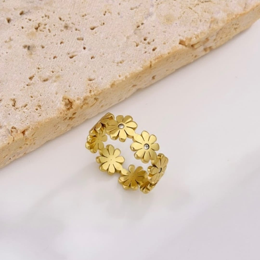 Classic Flower Ring