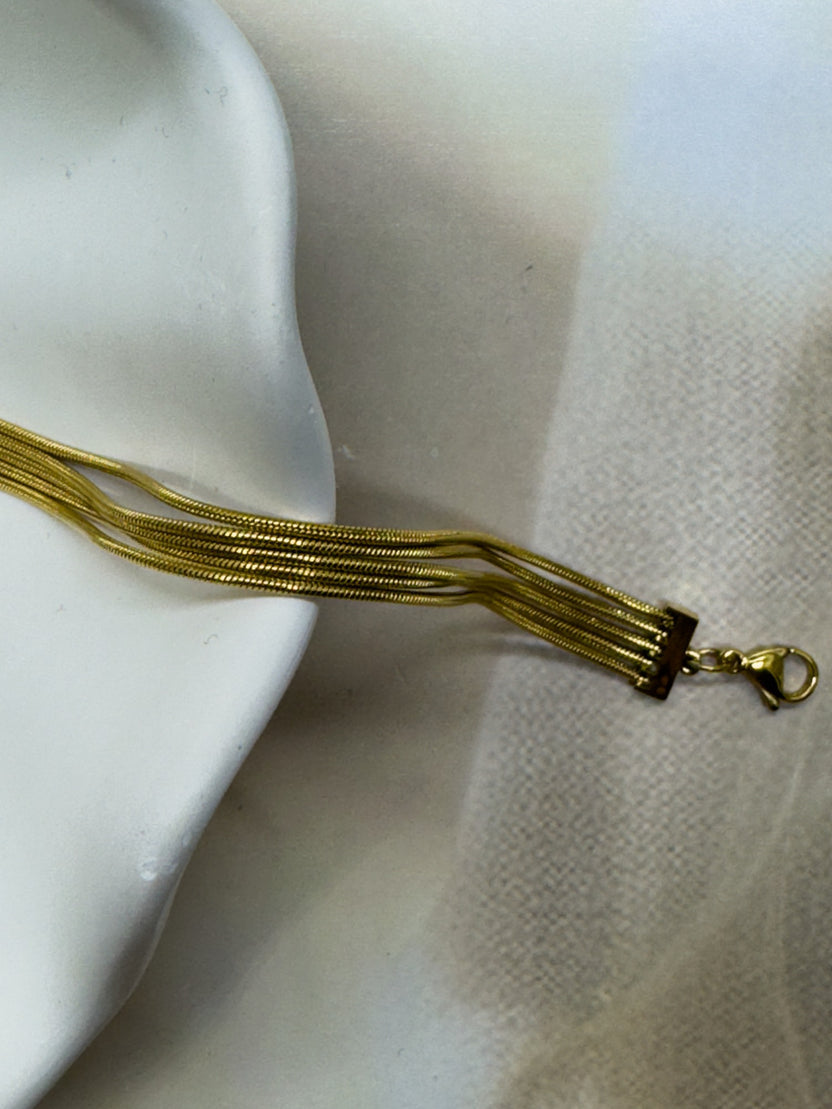 Golden Necisty Bracelet