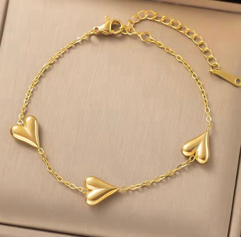 Gold Heart Chain Charm Bracelet