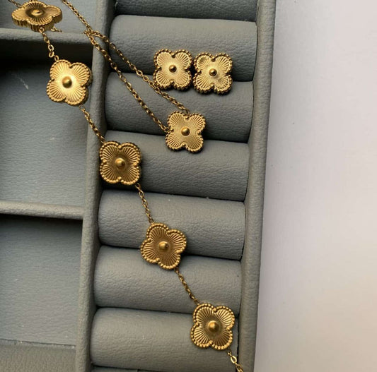 Premium Golden Clover Set