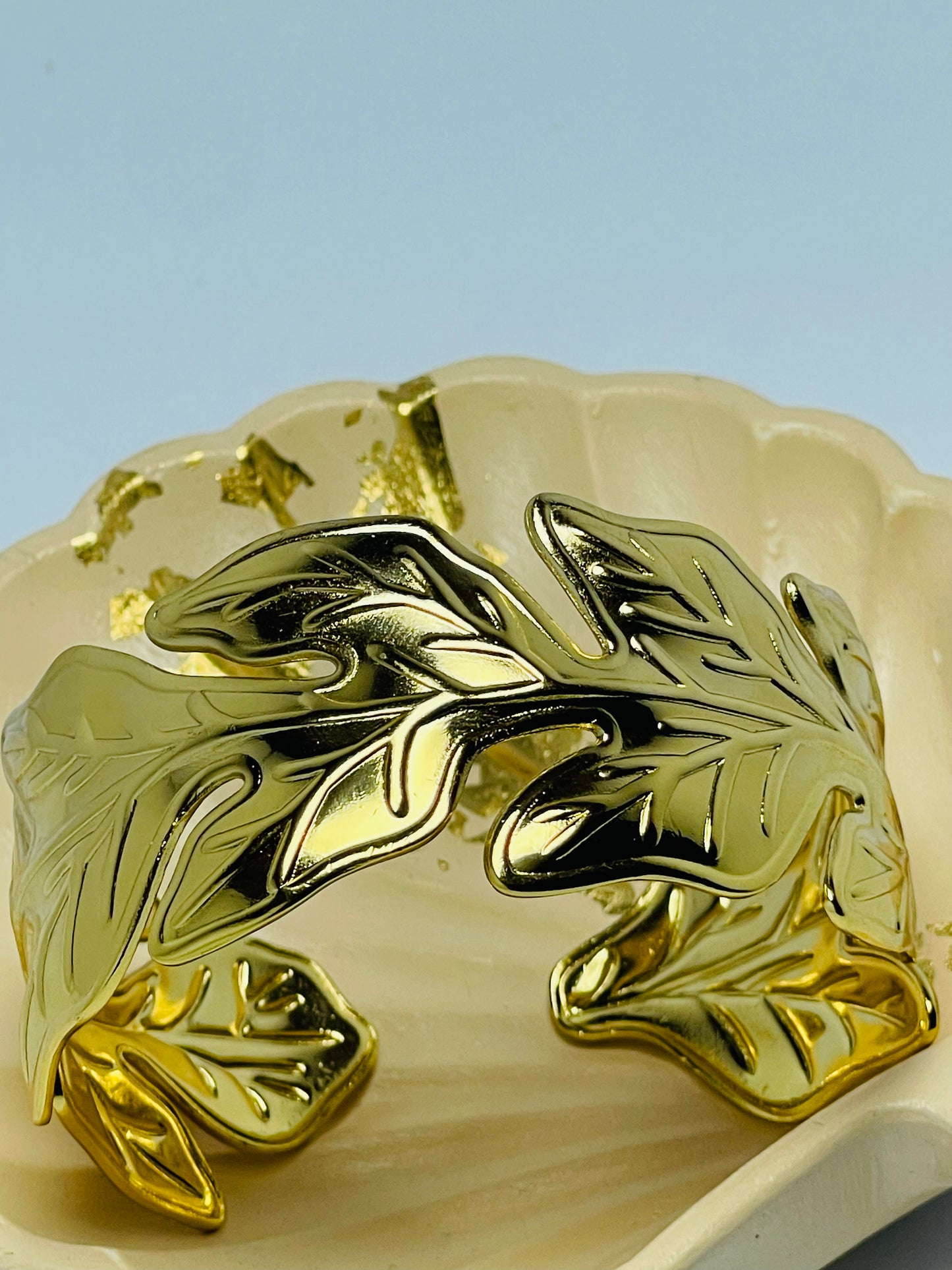 Premium Gold Eterna Leaf Handcuff