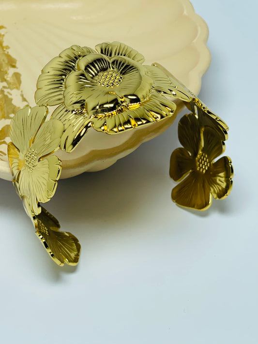 Premium Gold Flower Handcuff