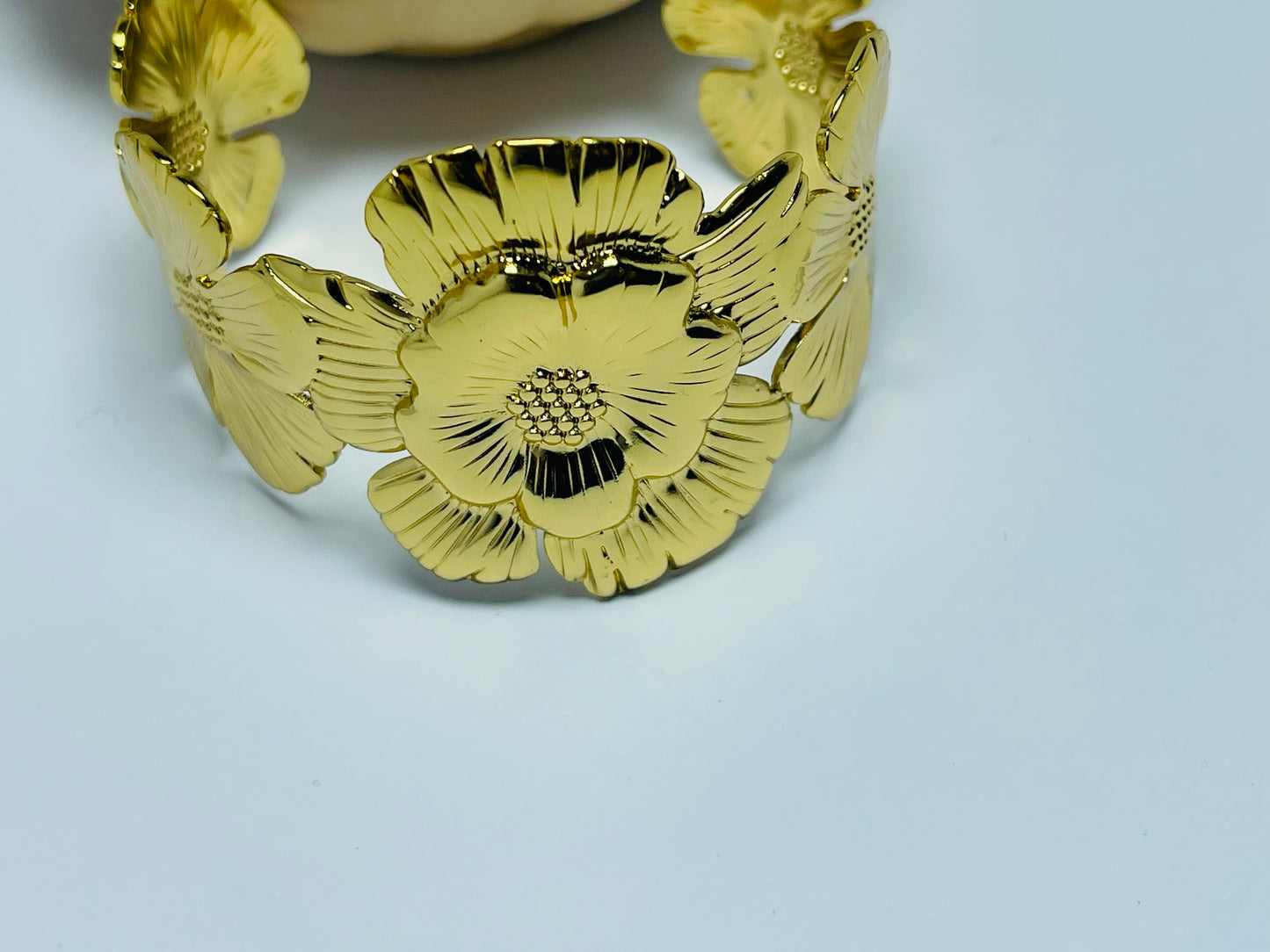 Premium Gold Flower Handcuff